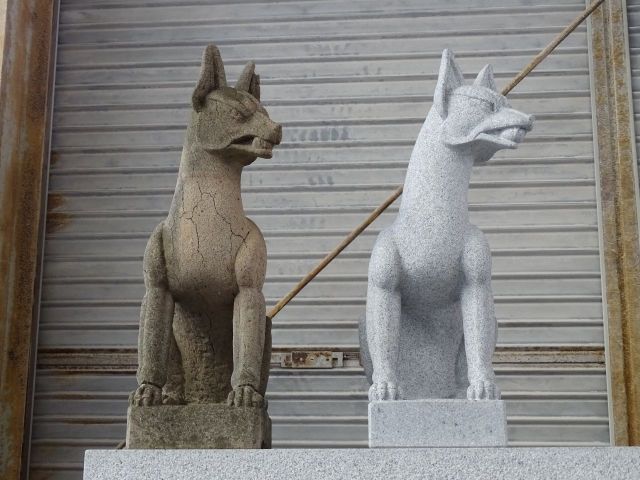 キツネ砂岩の現品を持ち込んで測りながら再現