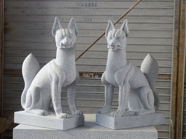 キツネの再現彫刻完成