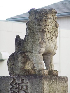 <b><span style="font-size : 120%;">六所神社</span></b>