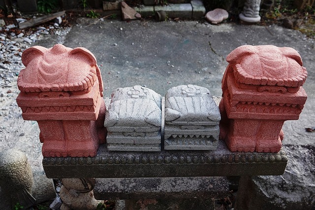 インド砂岩の顔は五寸